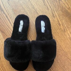 Fluffy Chinese Laundry Slides Size 10